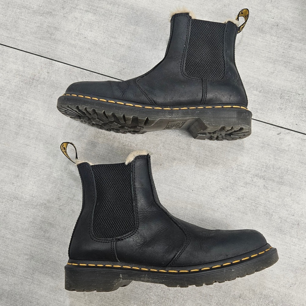 Dr. Martens 2976 Leonore Faux Fur Lined Chelsea Boots Black Leather Womens 9